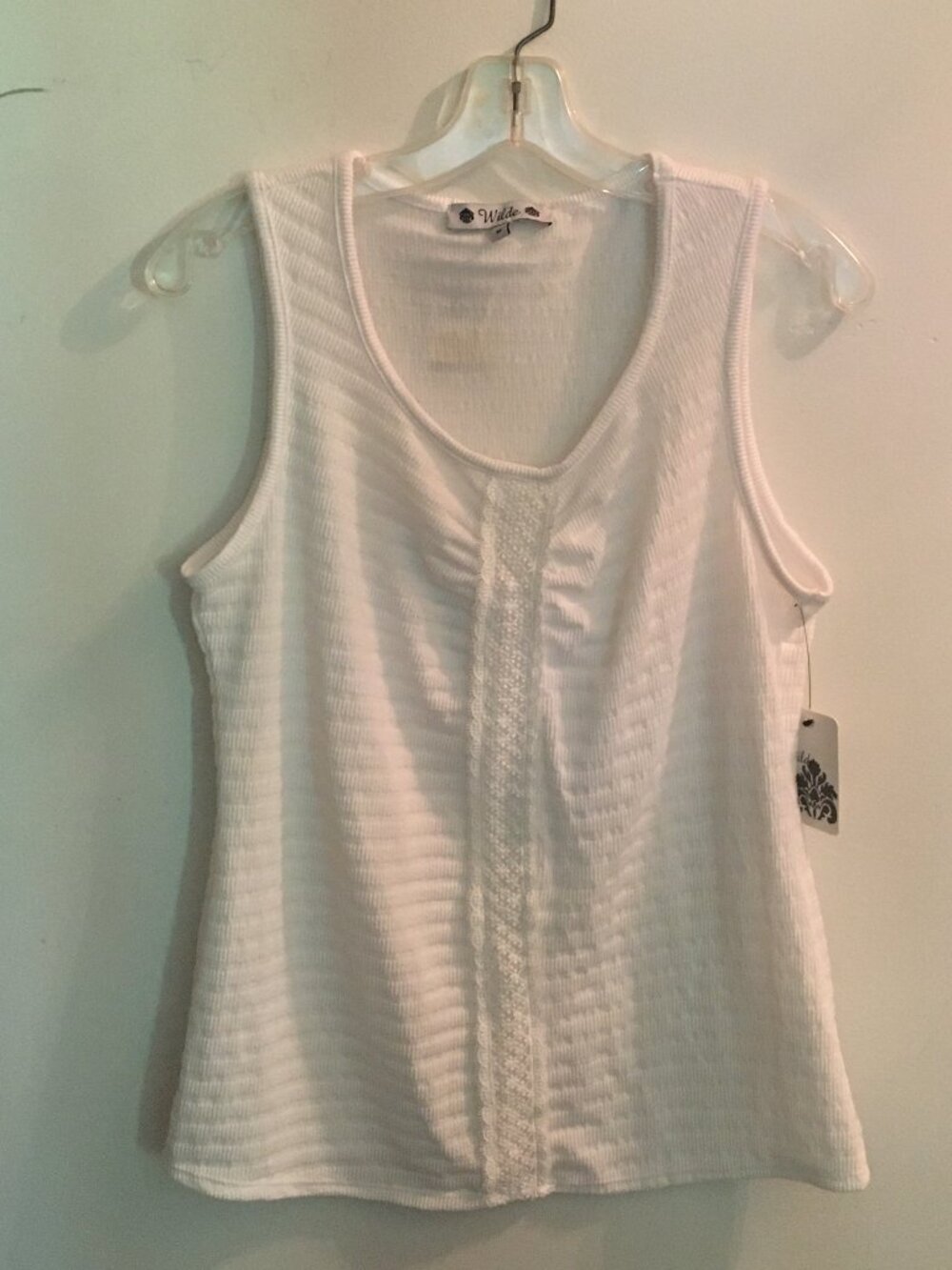 Wilde Sleeveless Tank Top with Textured Fabric Size Medium NWT